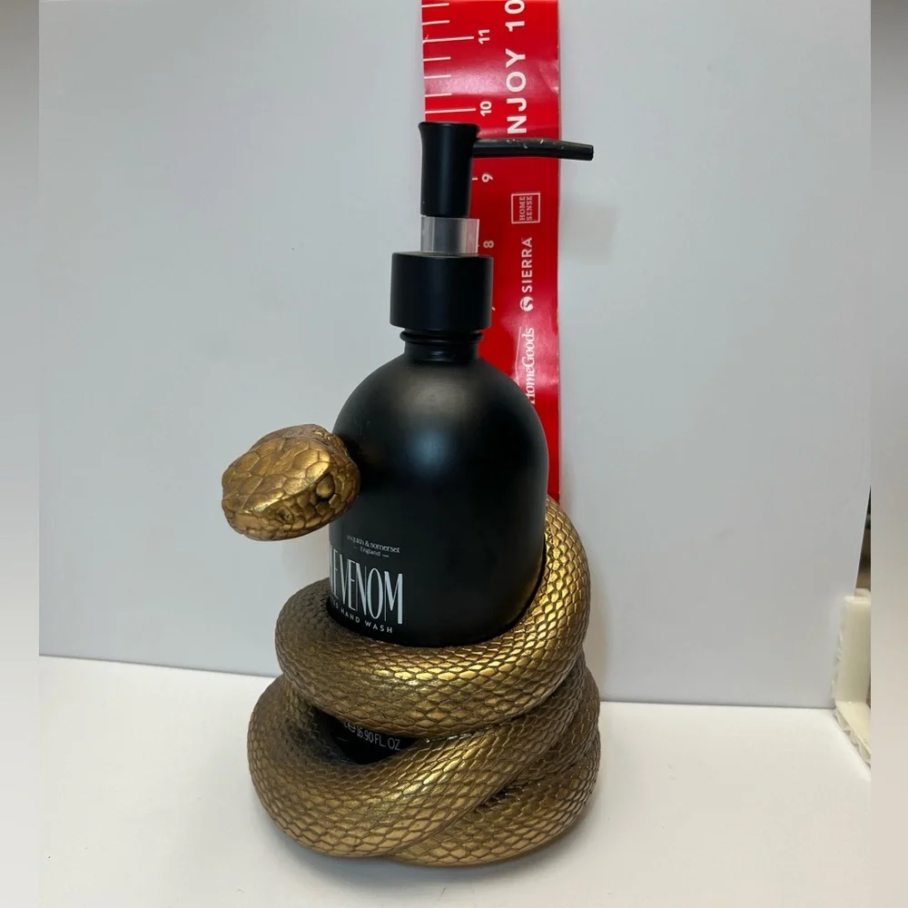 NWT ⚜️🖤⚜️ Asquith & Somerset Apple Venom Scented Hand Wash